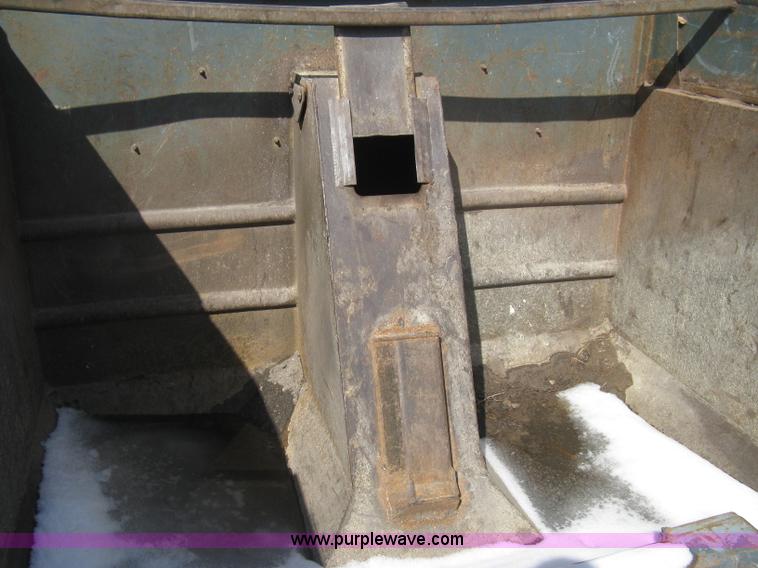 image for item I5622 2003 Warren WFL651-15 dump bed