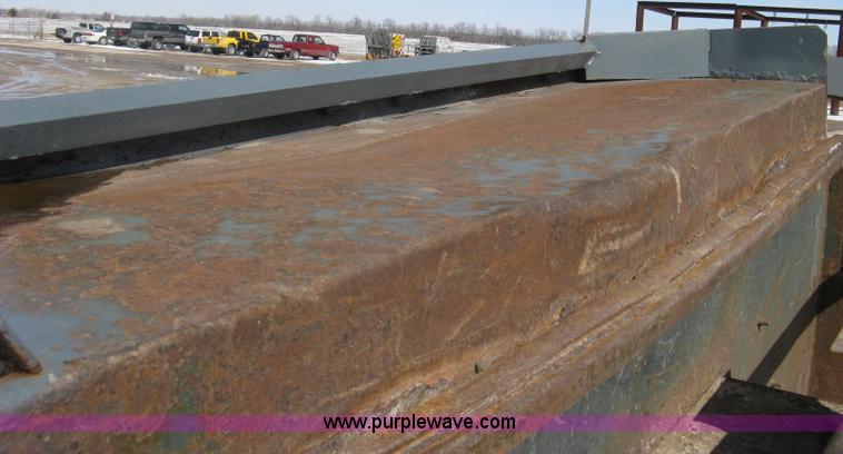 image for item I5622 2003 Warren WFL651-15 dump bed