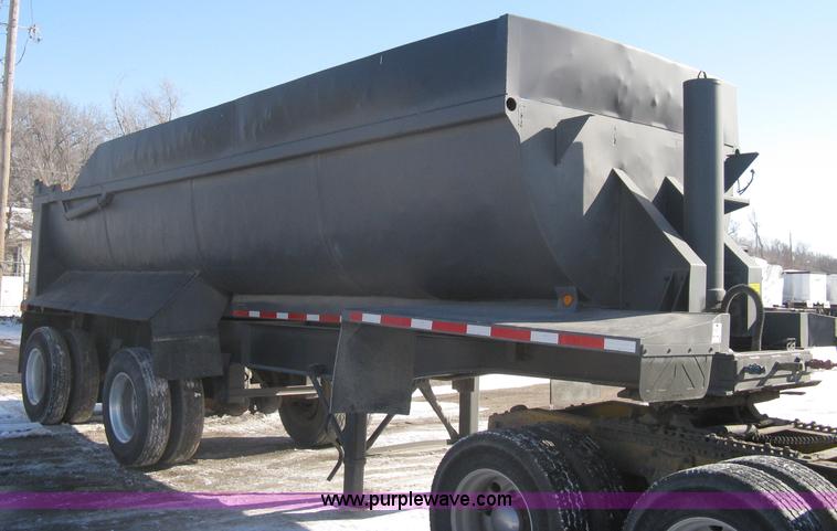 image for item I5626 1999 Stec barrel dump trailer