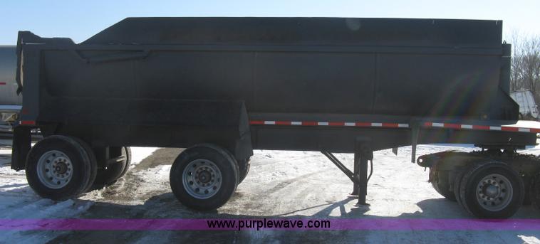 image for item I5626 1999 Stec barrel dump trailer
