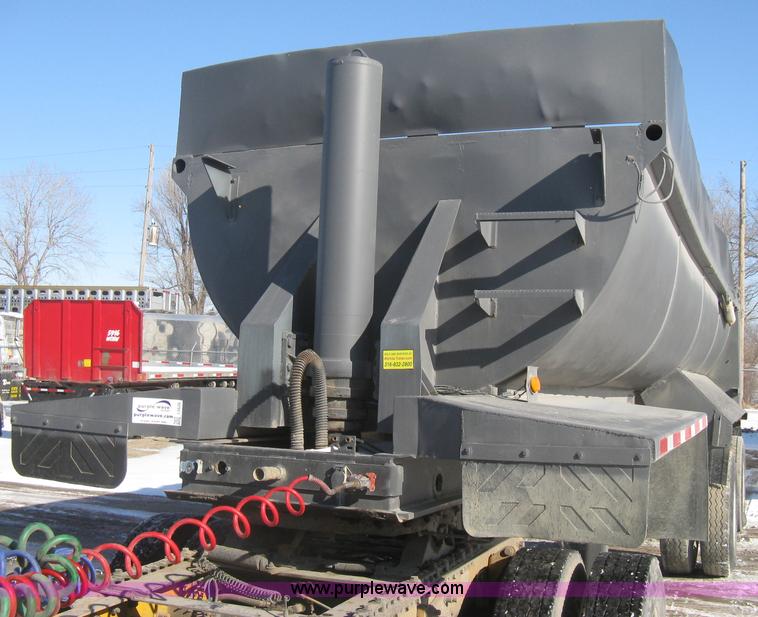 image for item I5626 1999 Stec barrel dump trailer