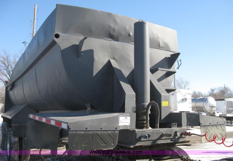 image for item I5626 1999 Stec barrel dump trailer