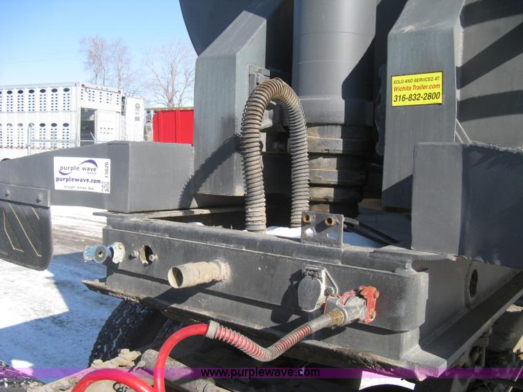 image for item I5626 1999 Stec barrel dump trailer