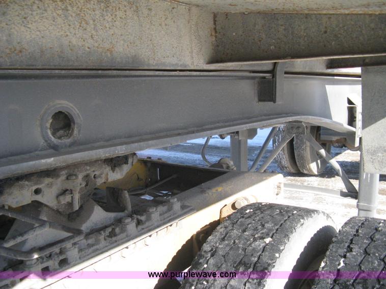 image for item I5626 1999 Stec barrel dump trailer