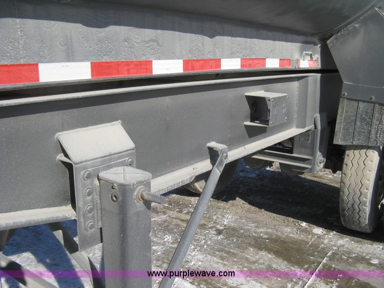 image for item I5626 1999 Stec barrel dump trailer