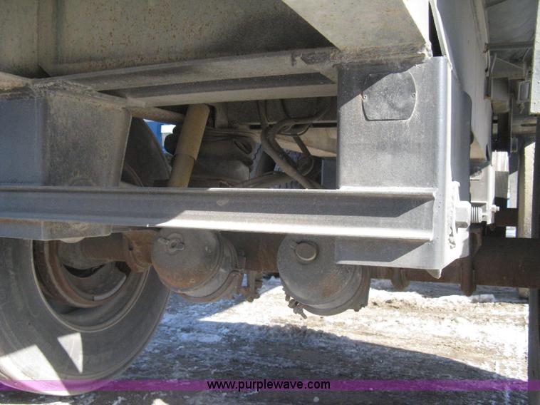 image for item I5626 1999 Stec barrel dump trailer