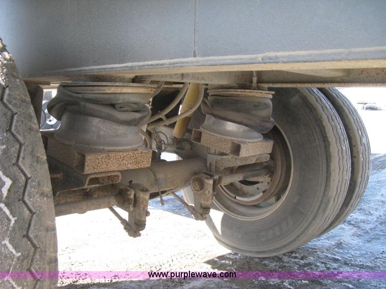 image for item I5626 1999 Stec barrel dump trailer