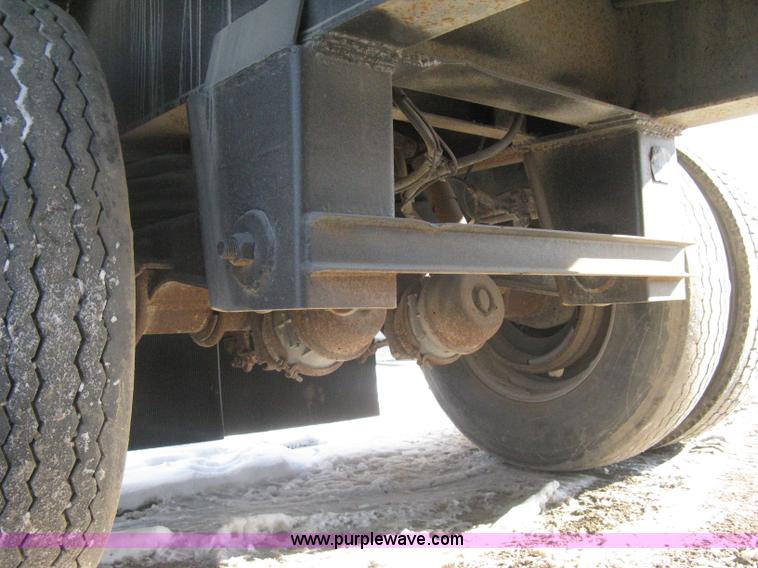 image for item I5626 1999 Stec barrel dump trailer