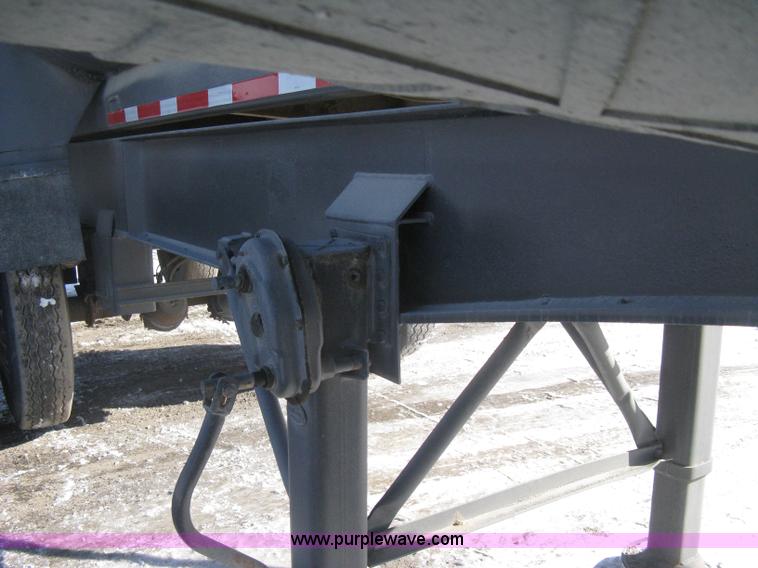 image for item I5626 1999 Stec barrel dump trailer