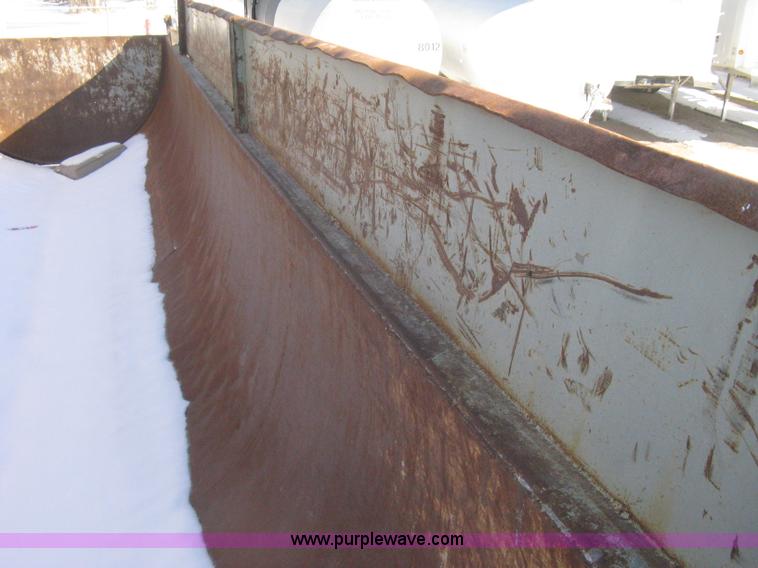 image for item I5626 1999 Stec barrel dump trailer