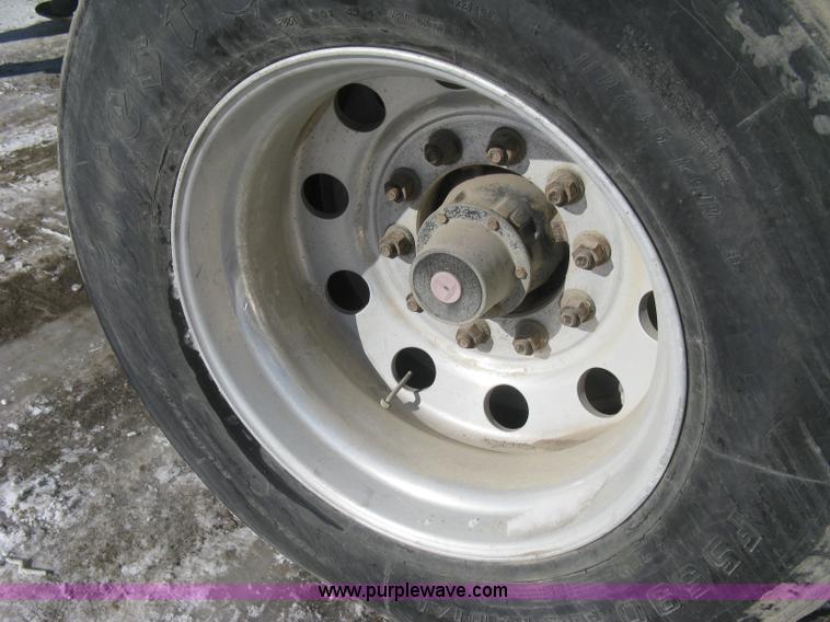 image for item I5626 1999 Stec barrel dump trailer