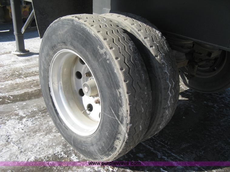 image for item I5626 1999 Stec barrel dump trailer