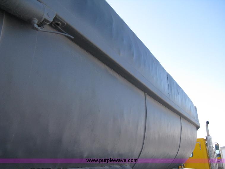 image for item I5626 1999 Stec barrel dump trailer