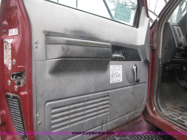 image for item I5629 1993 Chevrolet Kodiak Crew Cab service truck