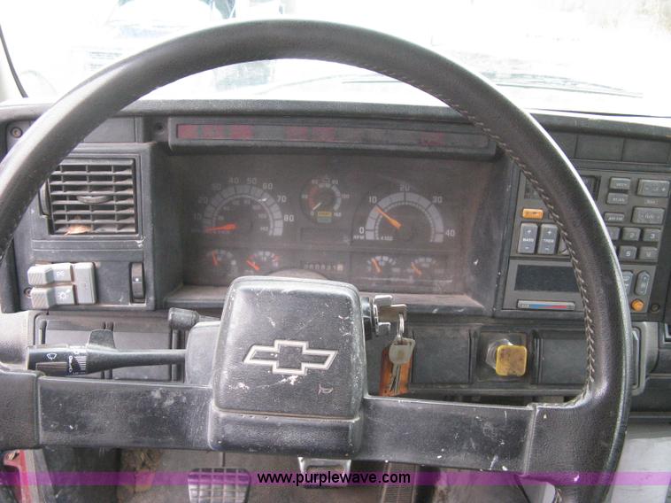 image for item I5629 1993 Chevrolet Kodiak Crew Cab service truck