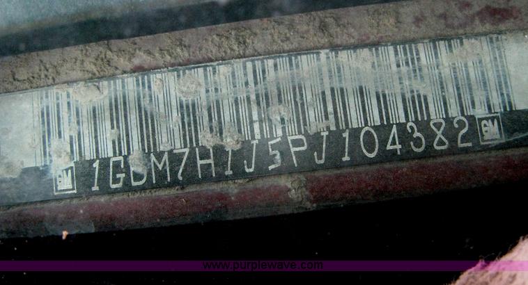 image for item I5629 1993 Chevrolet Kodiak Crew Cab service truck