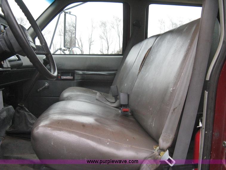 image for item I5629 1993 Chevrolet Kodiak Crew Cab service truck