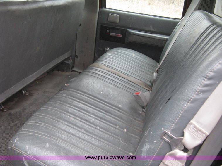 image for item I5629 1993 Chevrolet Kodiak Crew Cab service truck