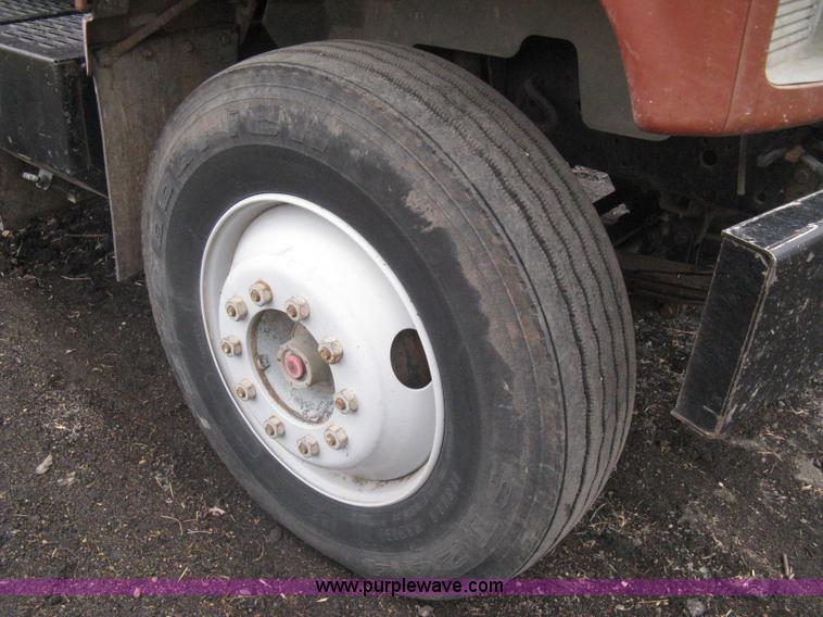 image for item I5629 1993 Chevrolet Kodiak Crew Cab service truck