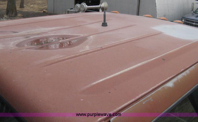 image for item I5629 1993 Chevrolet Kodiak Crew Cab service truck