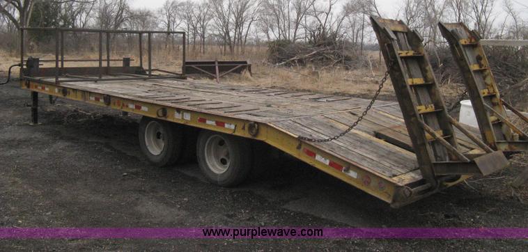 image for item I5630 1998 Dynaweld tandem axle equipment trailer