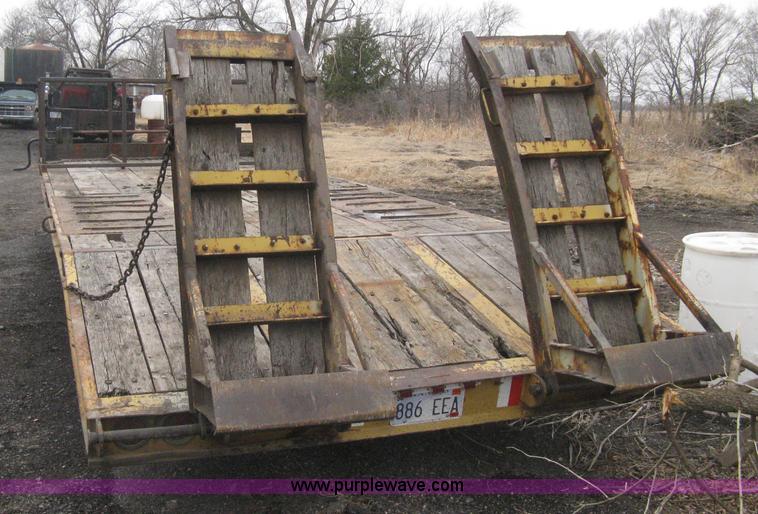 image for item I5630 1998 Dynaweld tandem axle equipment trailer