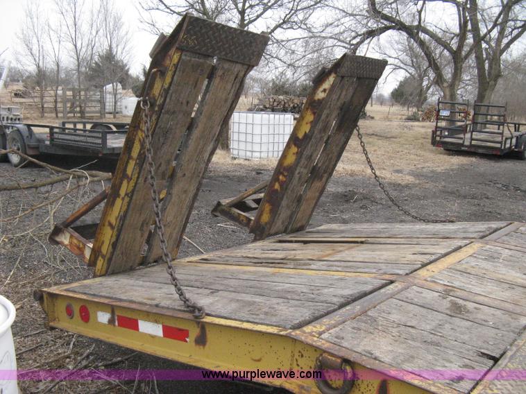 image for item I5630 1998 Dynaweld tandem axle equipment trailer