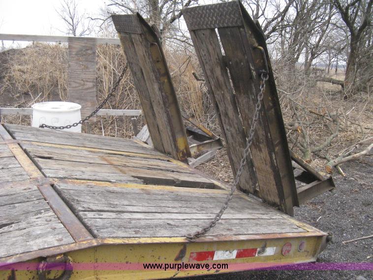 image for item I5630 1998 Dynaweld tandem axle equipment trailer