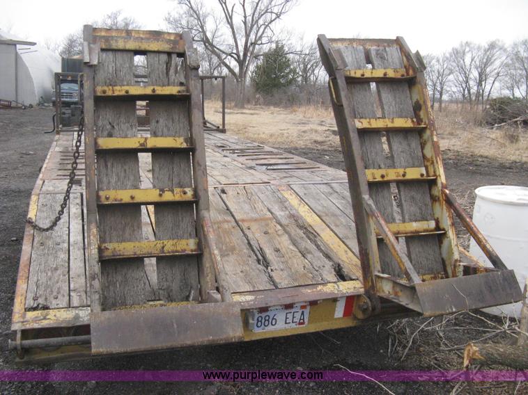 image for item I5630 1998 Dynaweld tandem axle equipment trailer