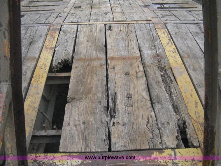 image for item I5630 1998 Dynaweld tandem axle equipment trailer