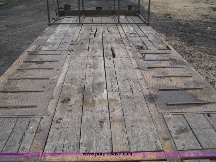 image for item I5630 1998 Dynaweld tandem axle equipment trailer