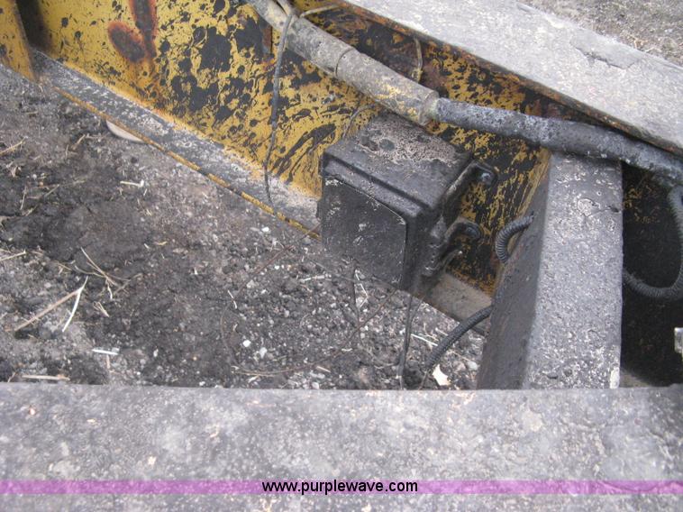 image for item I5630 1998 Dynaweld tandem axle equipment trailer