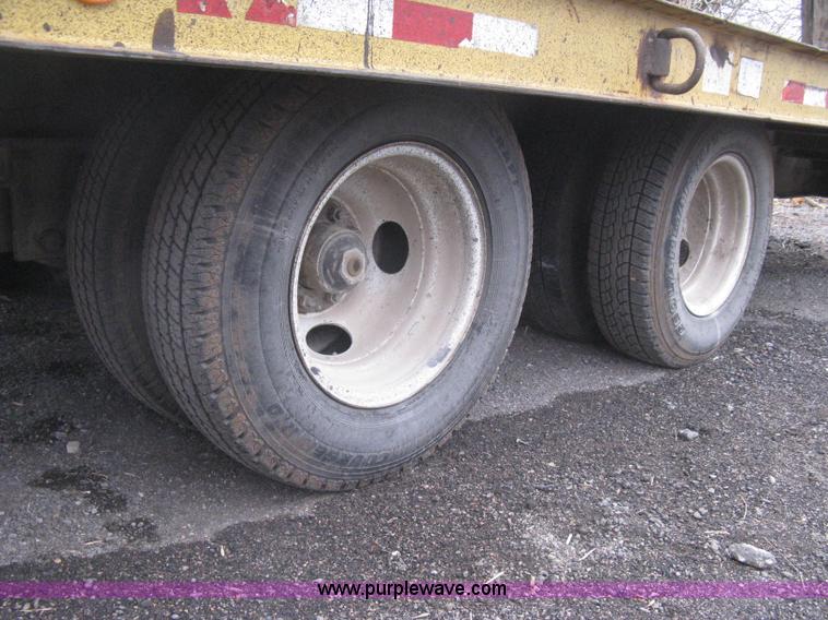 image for item I5630 1998 Dynaweld tandem axle equipment trailer