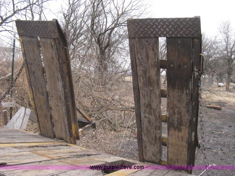 image for item I5630 1998 Dynaweld tandem axle equipment trailer