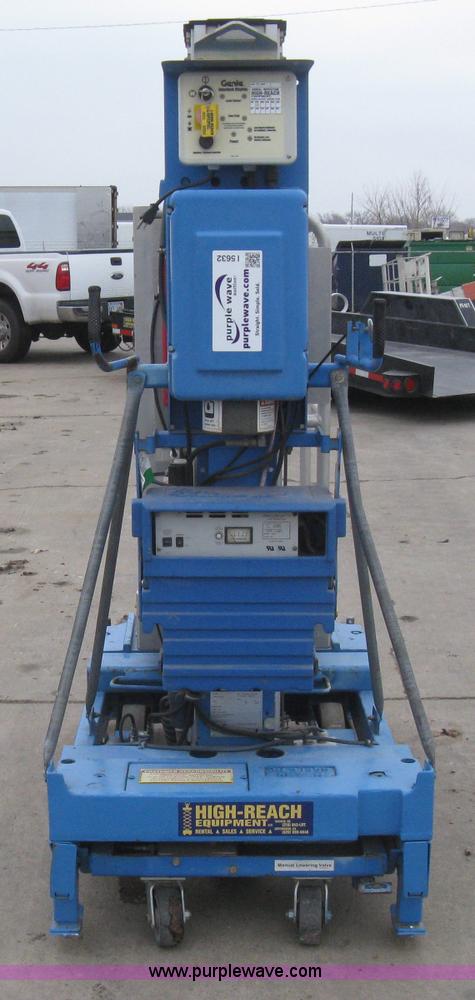 image for item I5632 2001 Genie IWP205 electric man lift