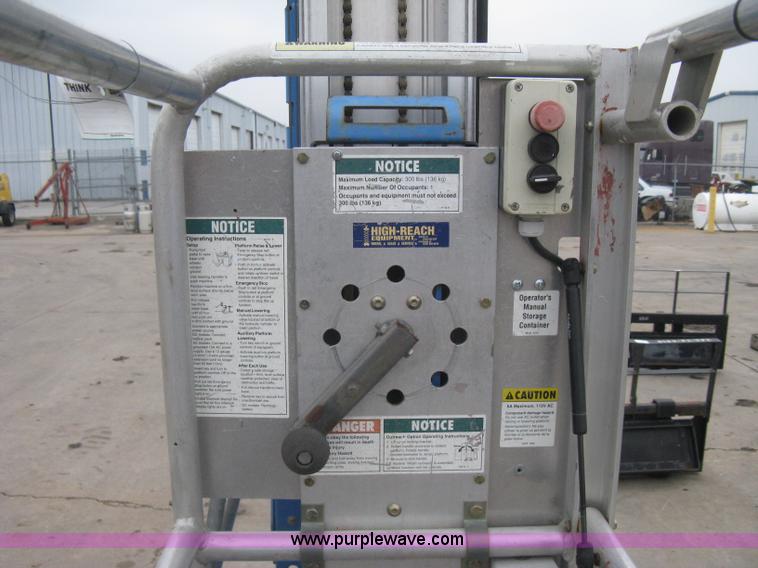 image for item I5632 2001 Genie IWP205 electric man lift