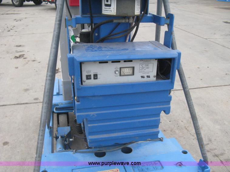 image for item I5632 2001 Genie IWP205 electric man lift