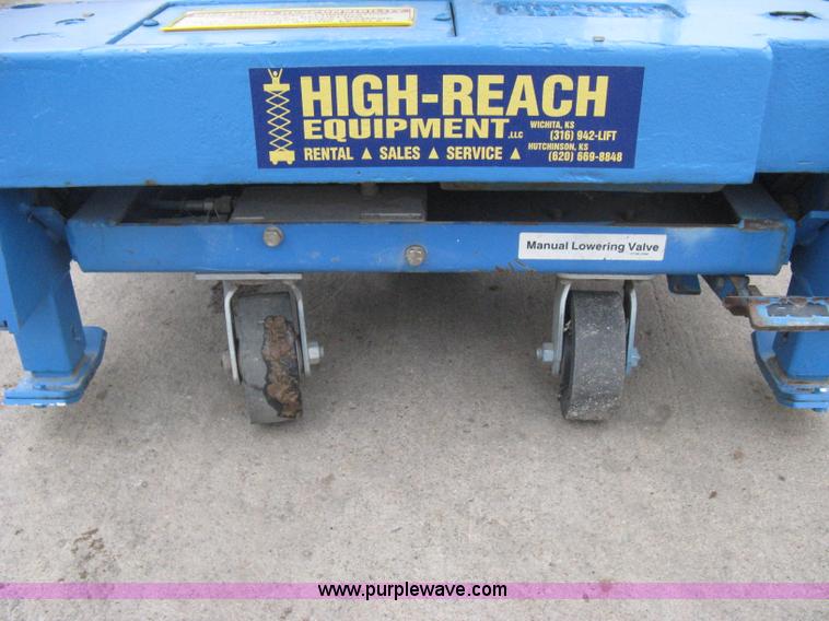 image for item I5632 2001 Genie IWP205 electric man lift