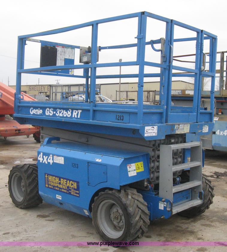image for item I5638 2002 Genie GS3268RT scissor lift