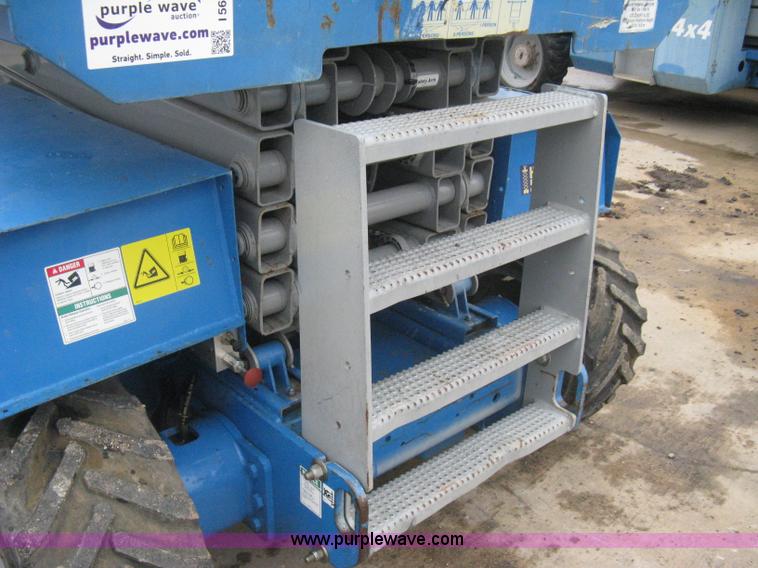 image for item I5638 2002 Genie GS3268RT scissor lift