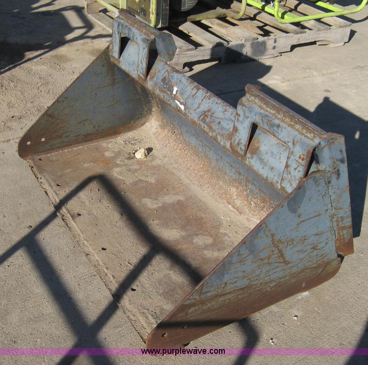 image for item I5639 Bobcat 36" miniature bucket