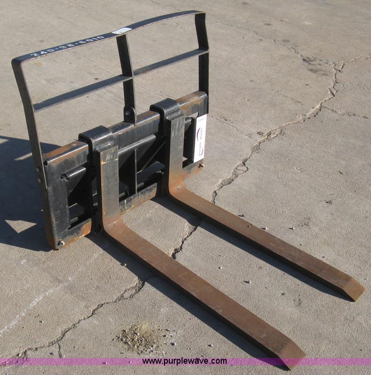 image for item I5640 Toro 98-0069 pallet fork attachment