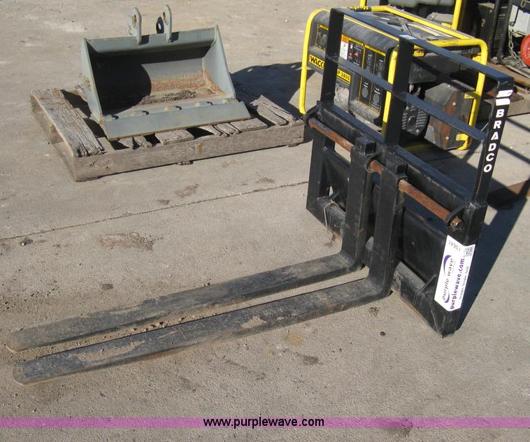 image for item I5641 Bradco 2000888 pallet fork attachment