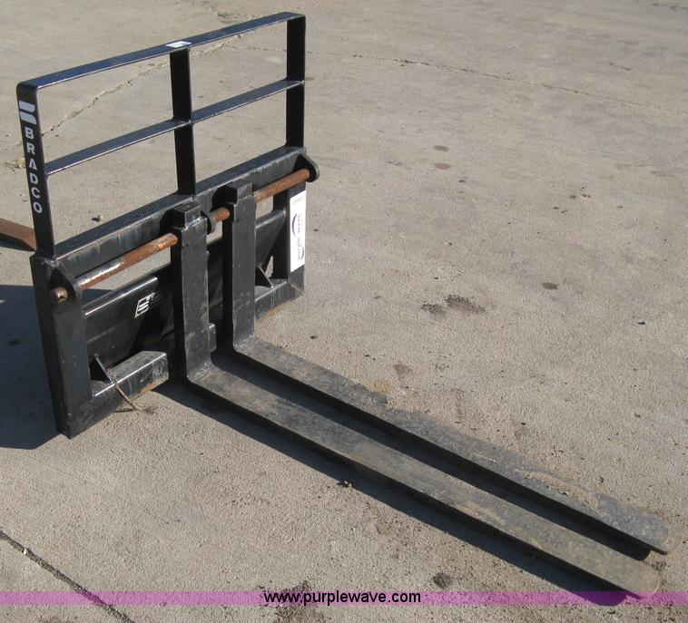 image for item I5641 Bradco 2000888 pallet fork attachment