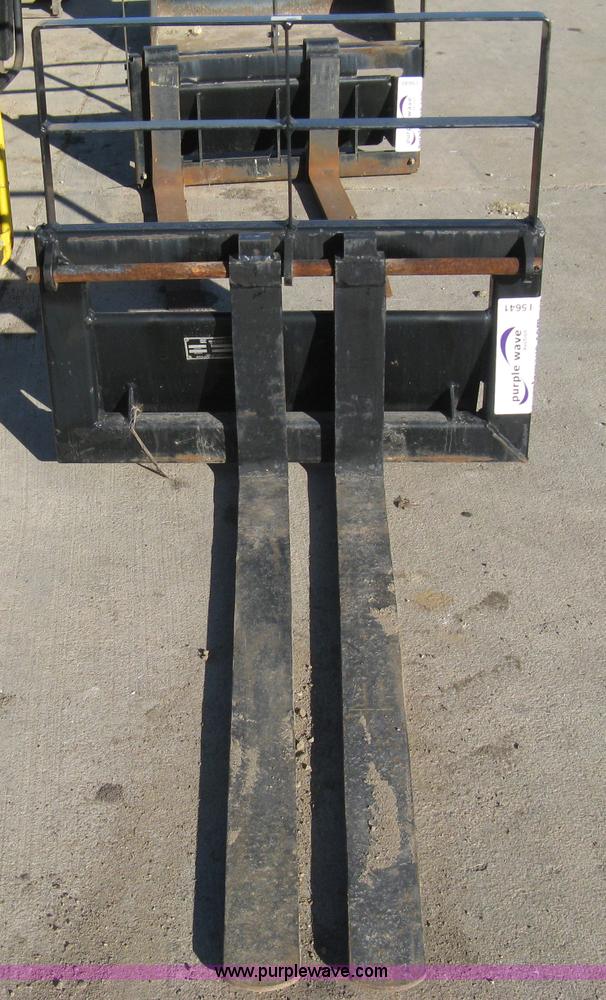 image for item I5641 Bradco 2000888 pallet fork attachment