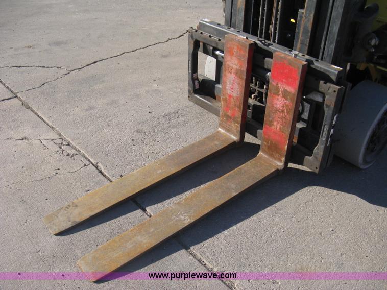 image for item I5643 Hyster S80XM-BCS forklift