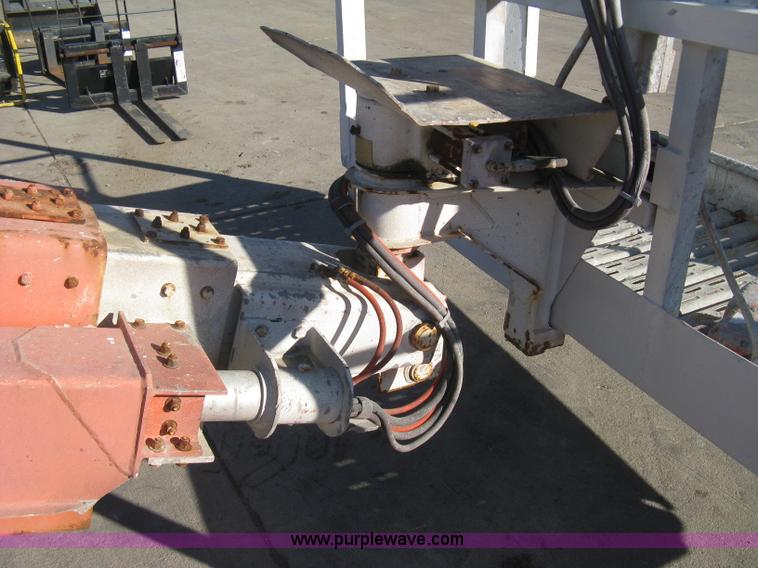 image for item I5645 1999 Snorkel TB60 boom lift