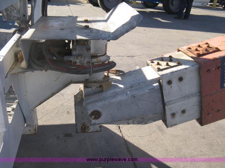 image for item I5645 1999 Snorkel TB60 boom lift