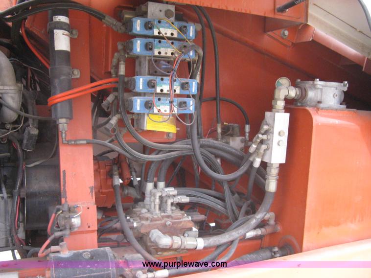 image for item I5646 1999 Snorkel TB60 boom lift