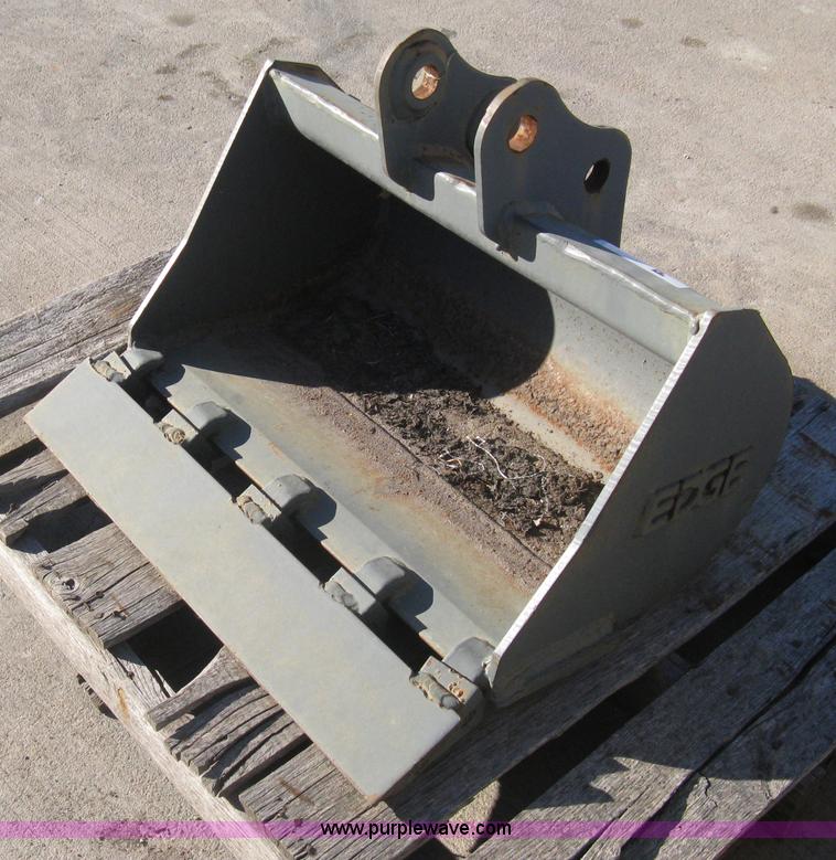 image for item I5647 Edge 24" trench bucket